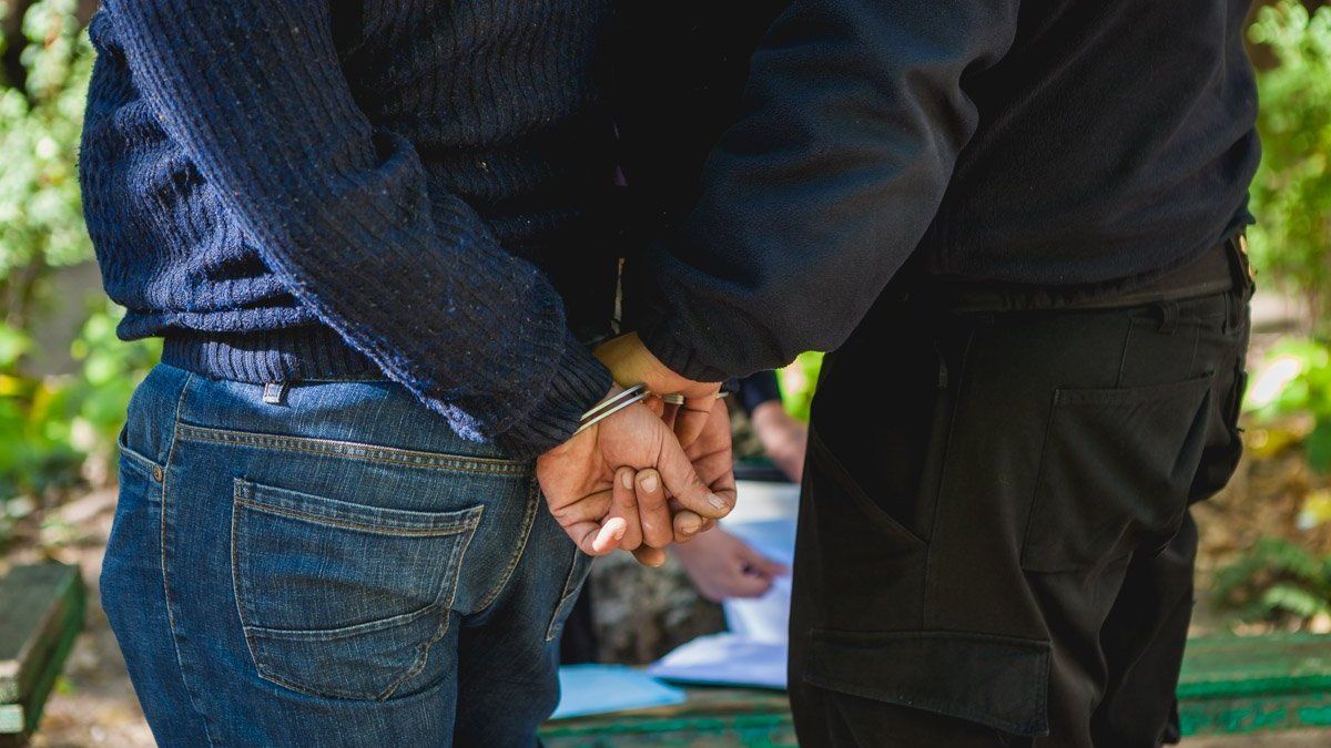 В Черкассах мужчина ударил ножом 14-летнего мальчика: подросток в больнице