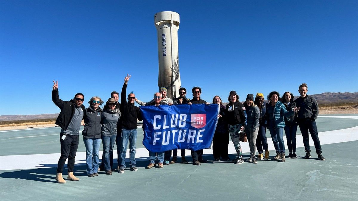 Компания Blue Origin провела третий туристический космический полёт