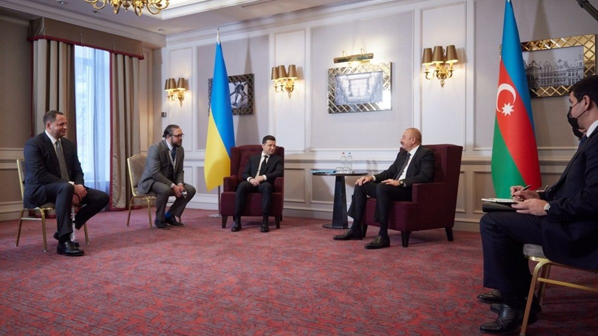 Украина просит Азербайджан помочь в освобождении политзаключённых