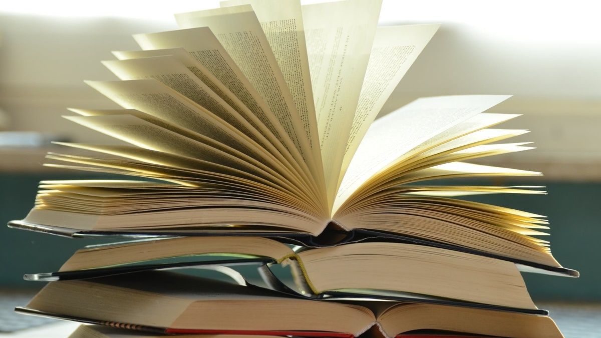Без лікування раку содою, гендерних стереотипів та сексизму: в Україні інакше вибиратимуть шкільні підручники