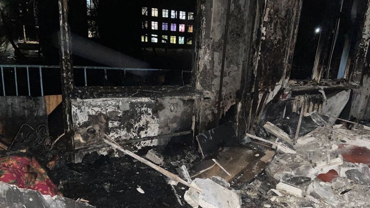 Вибух квартири у Кам'янському: чоловіка з опіками забрала швидка