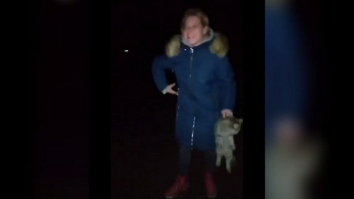 В Харьковской области школьница играла котом в футбол и сняла это на видео: полиция открыла уголовное дело