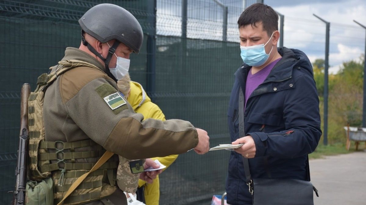 В Украине отменили самоизоляцию для жителей оккупированного Донбасса и Крыма