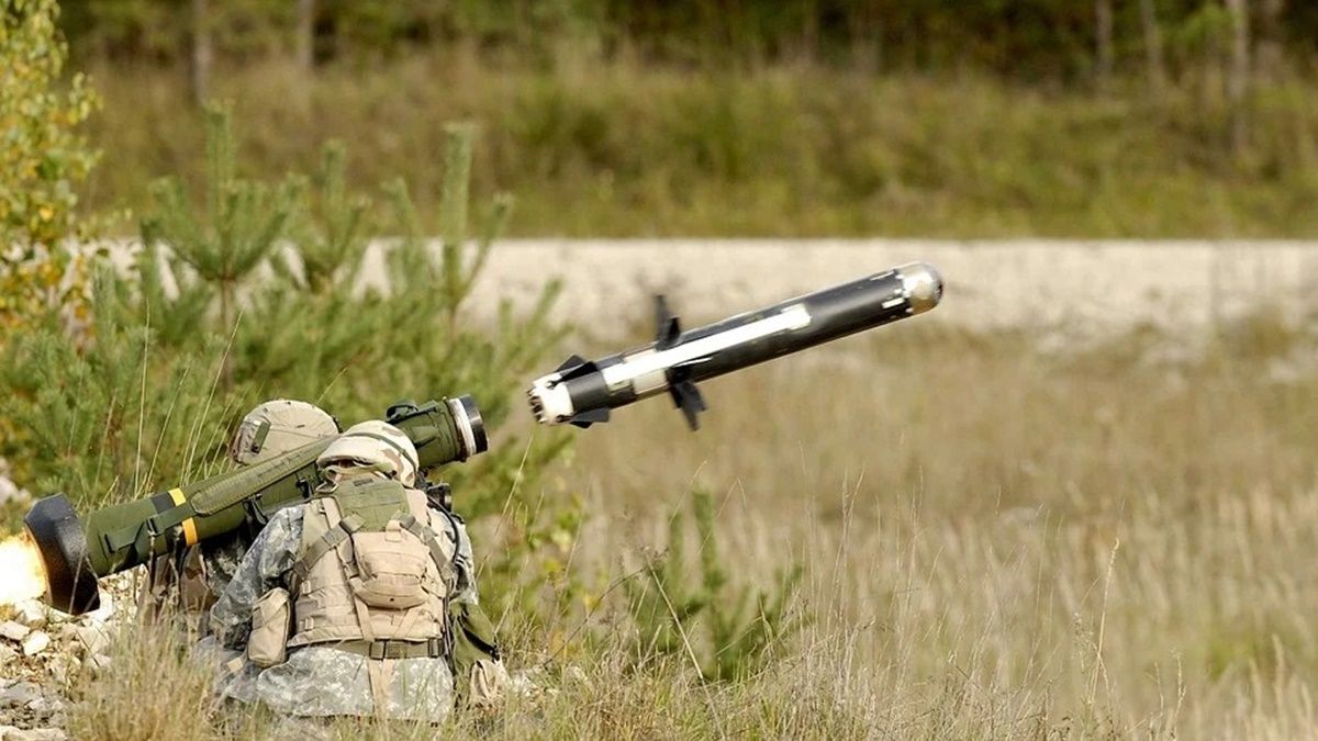 Украина может получить от Эстонии ракеты Javelin и гаубицы, однако есть условие