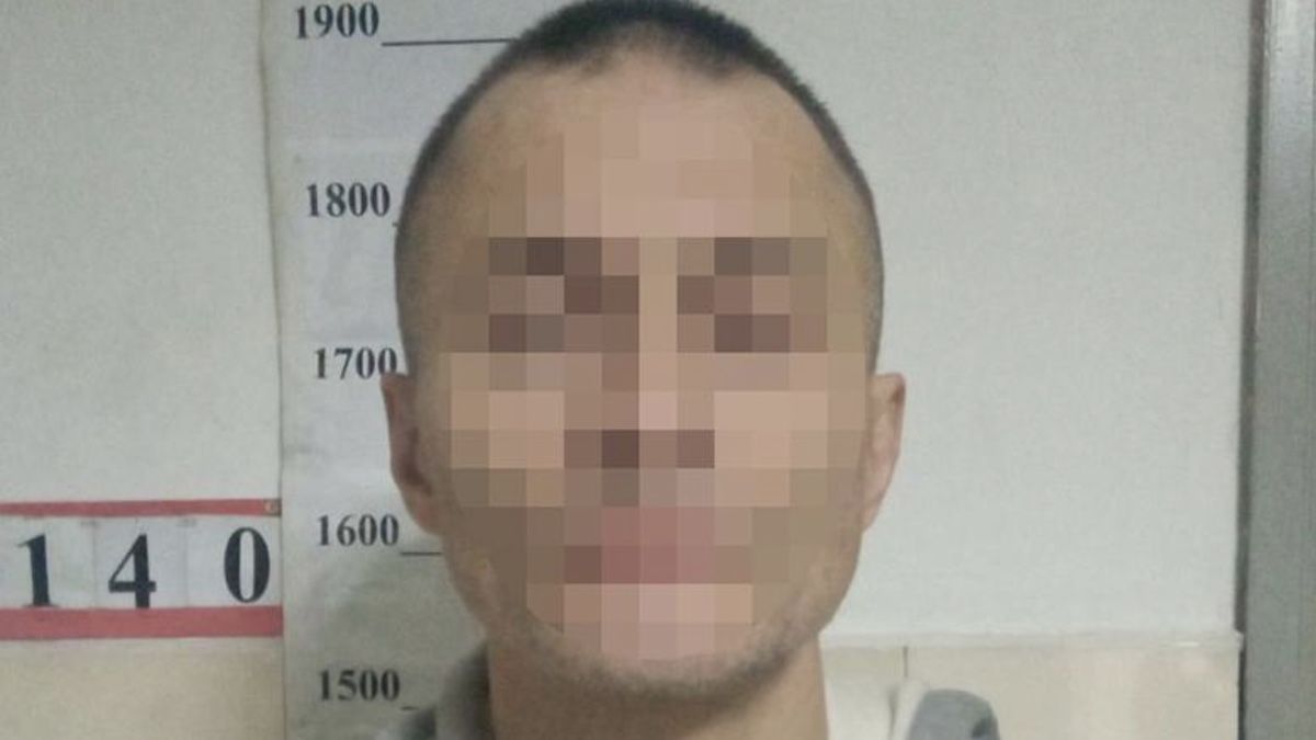 У Києві чоловік гуляв вулицею із бойовою гранатою: за таке загрожує до 7 років
