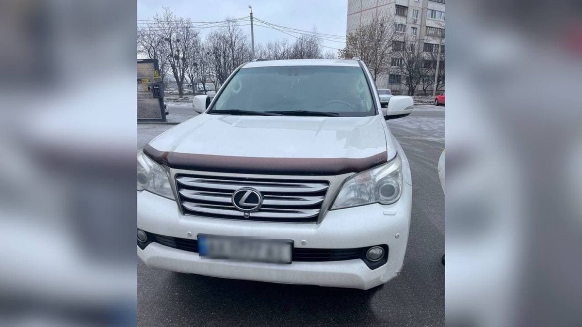 В Харькове женщина дала 17-летнему сыну «погонять» на своём внедорожнике: как её наказали