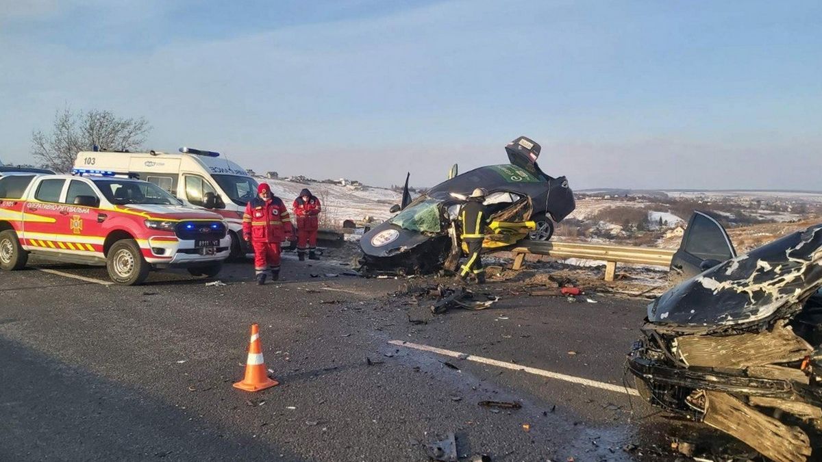 Смертельное ДТП с такси на Окружной в Харькове: подробности и фото с места