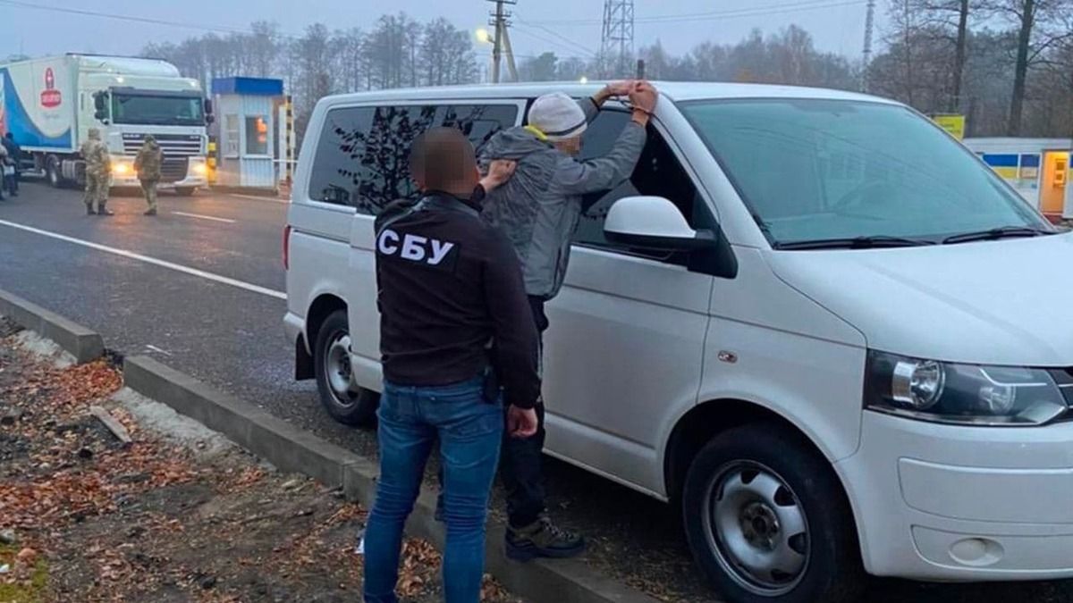 В Україні до 8 років ув'язнення засудили чоловіка, який керував розвідкою у бойовиків