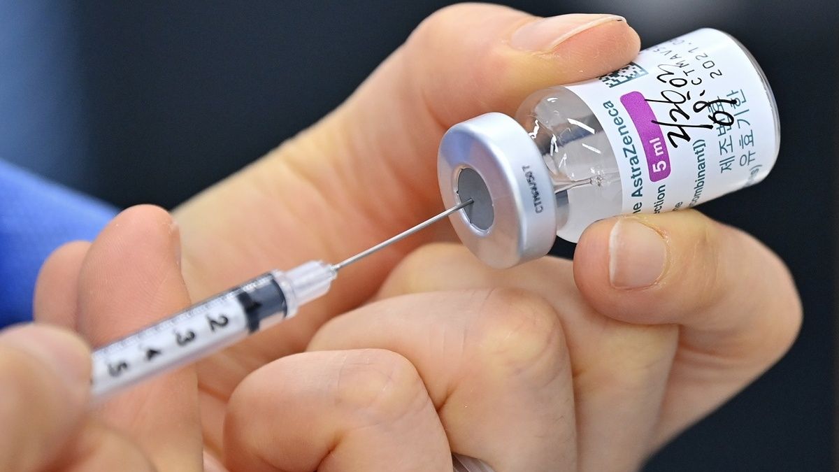 AstraZeneca заявила об эффективности своей бустерной дозы от «Омикрона»