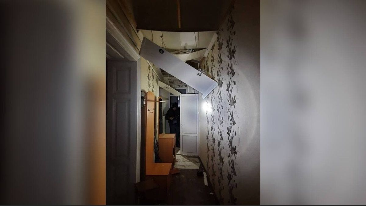 Вибух квартири у Чернівцях: постраждалого забрала швидка