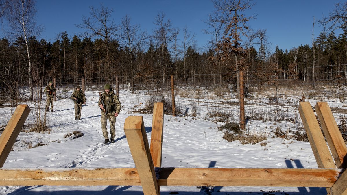 Росія не нападе на Україну 16 лютого через погоду - CNN