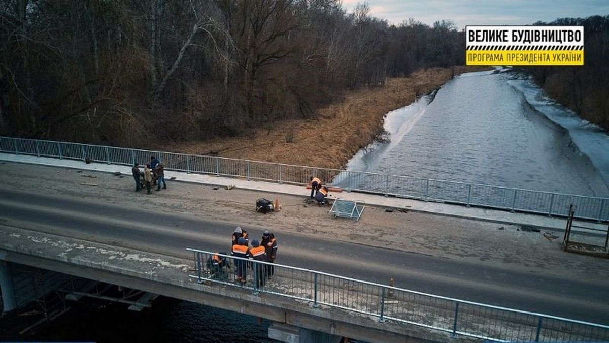 “Велике будівництво” обходу Звенигородки на трасі Н-16 не зупиняють навіть взимку