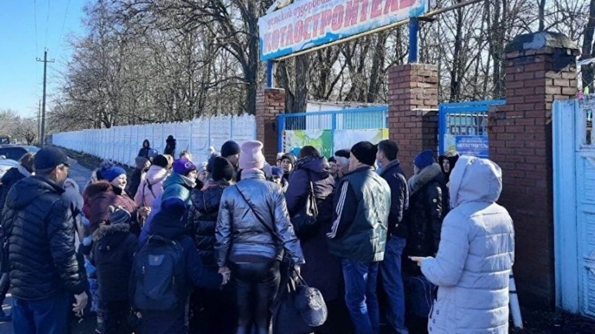 "Чисто постановка для "Мосфільму": Резніков про евакуацію жителів ОРДЛО