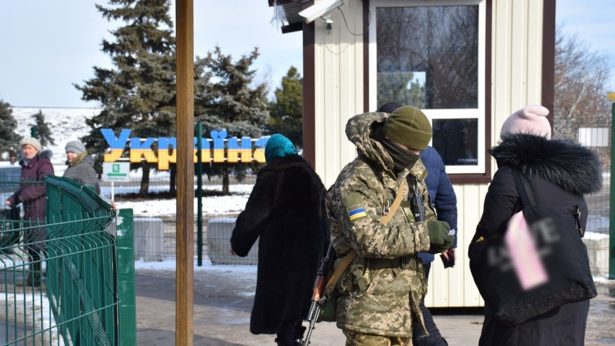 В Тернополе остановили транспорт и разворачивают блокпосты