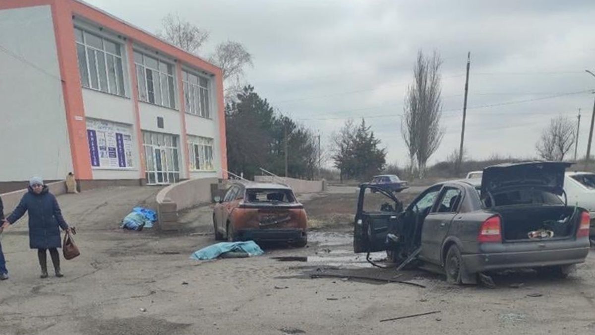 У Вугледарі окупанти влучили снарядом у лікарню: загинуло троє людей, ще 10 — поранено