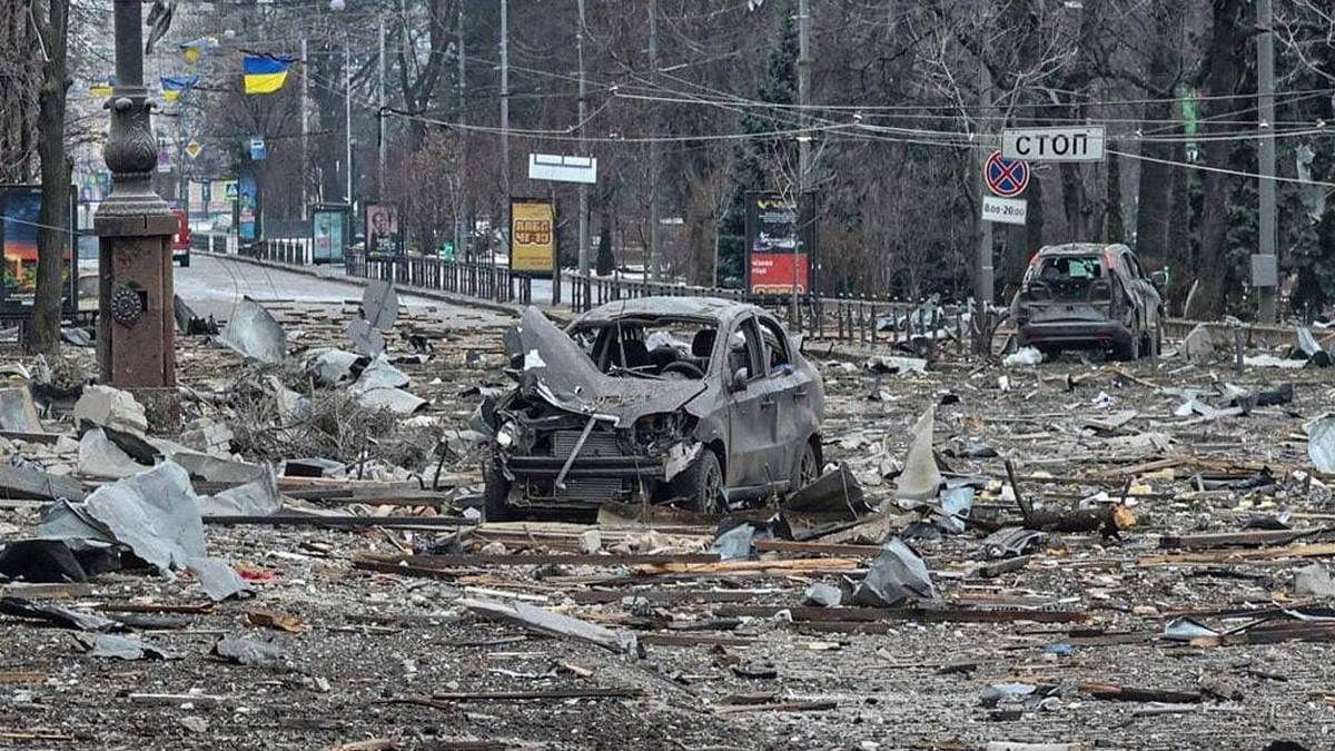 Российские фашисты продолжают бомбить Харьков
