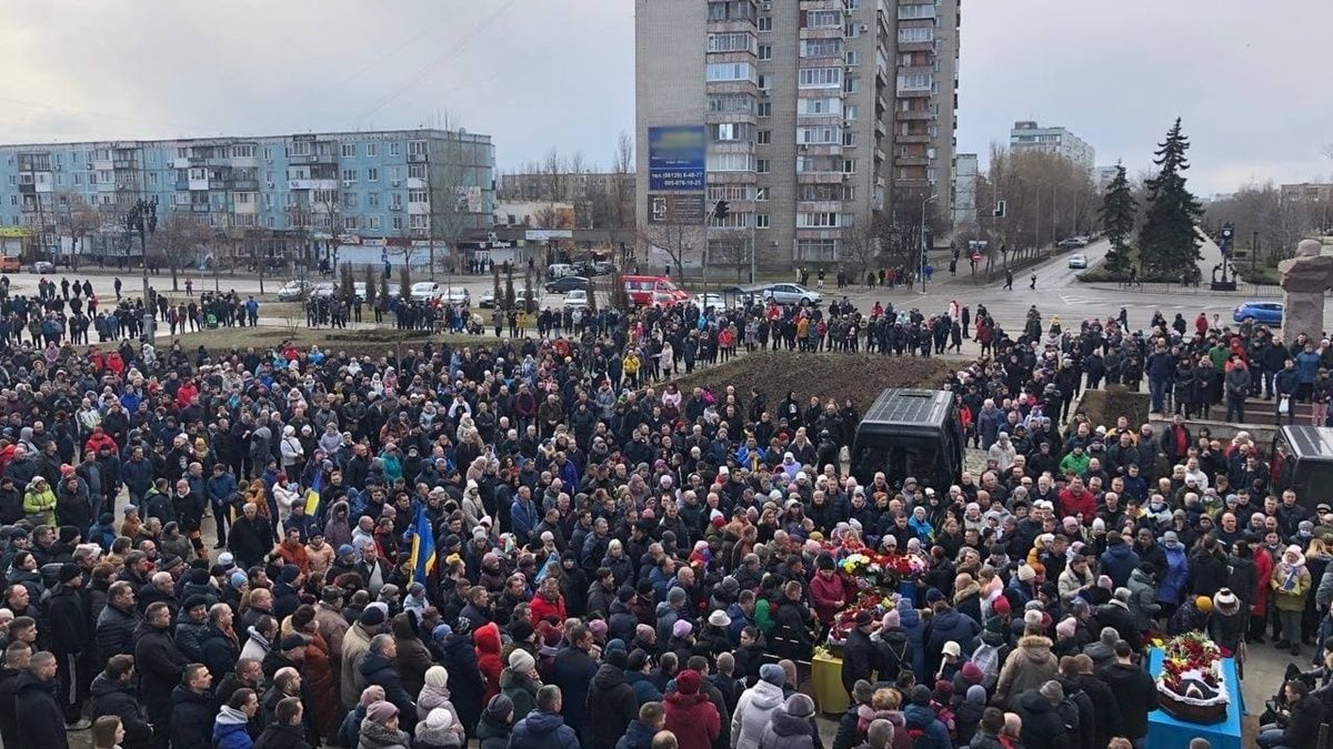 В Энергодаре прощаются с двумя защитниками, которые погибли во время штурма Запорожской АЭС