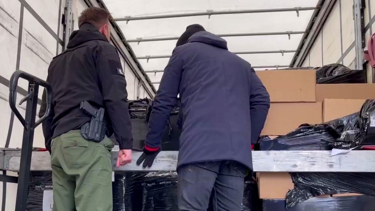 Австрія передала Україні гумдопомогу: вантаж поїде у регіони з найважчою ситуацією