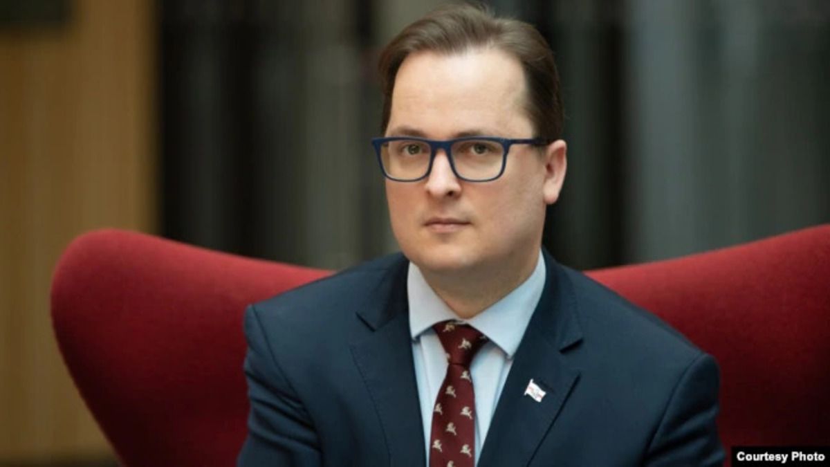 «Думаю, что их отправлять нет смысла»: советник Тихановской рассказал о белорусских войсках