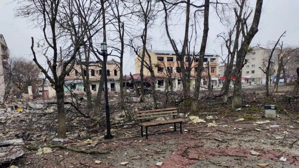В селе в Харьковской области рашисты обстреляли жилые дома: погибли 3 взрослых и 11-летний мальчик