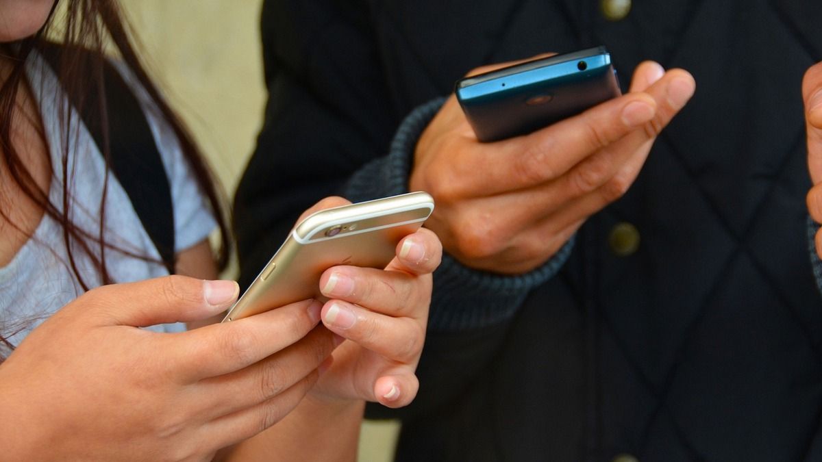 Що не потрібно писати в месенджерах та соцмережах під час війни