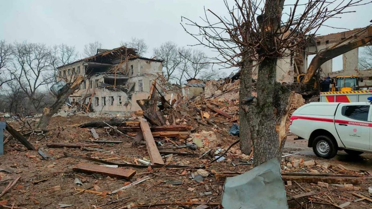 Бойовики знищили будівлю онкологічного відділення лікарні у Чернігові: троє людей поранено