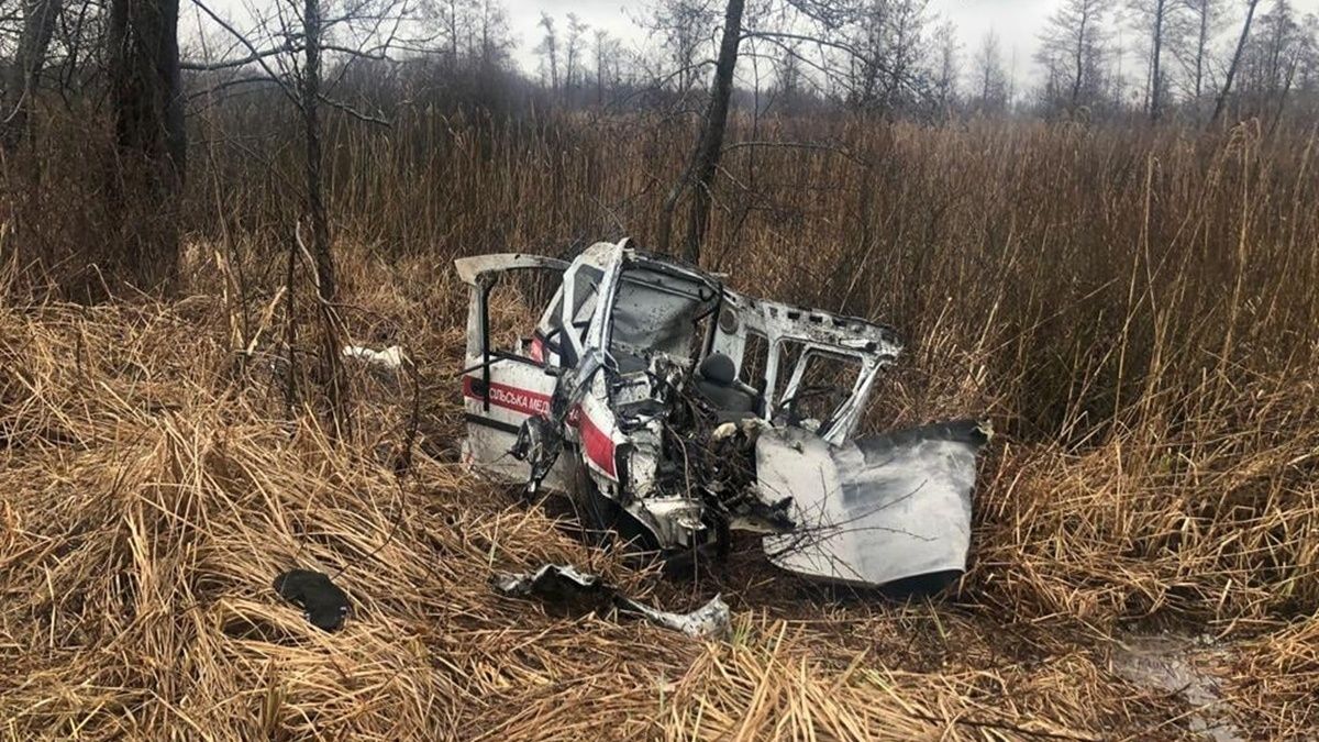 На Чернігівщині на міні окупантів вибухнув автомобіль: дорослі загинули, діти в реанімації