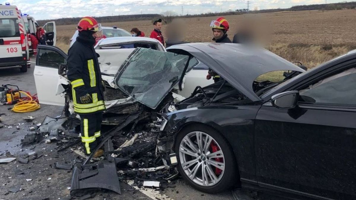 На трассе во Львовской области столкнулись Toyota и Audi: погибла женщина и двое детей