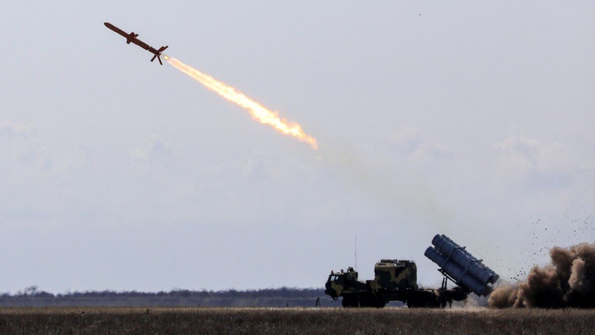 Великобритания передаст Украине противокорабельные ракетные комплексы и 120 единиц военной техники