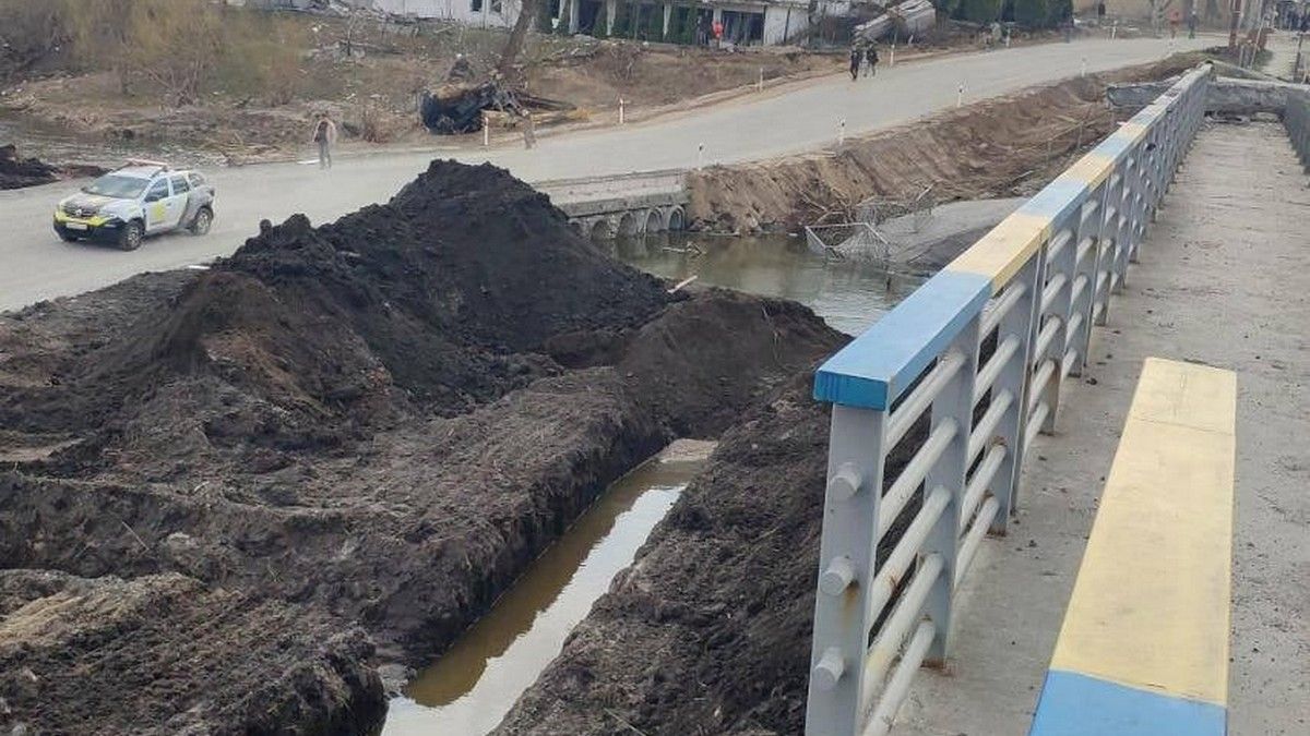 В освобождённых от оккупантов областях очистили около 200 км дорог и построили 6 временных переправ