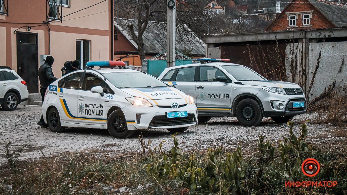 В Харьковской области мужчина ударил ножом своего сына: пострадавший в больнице