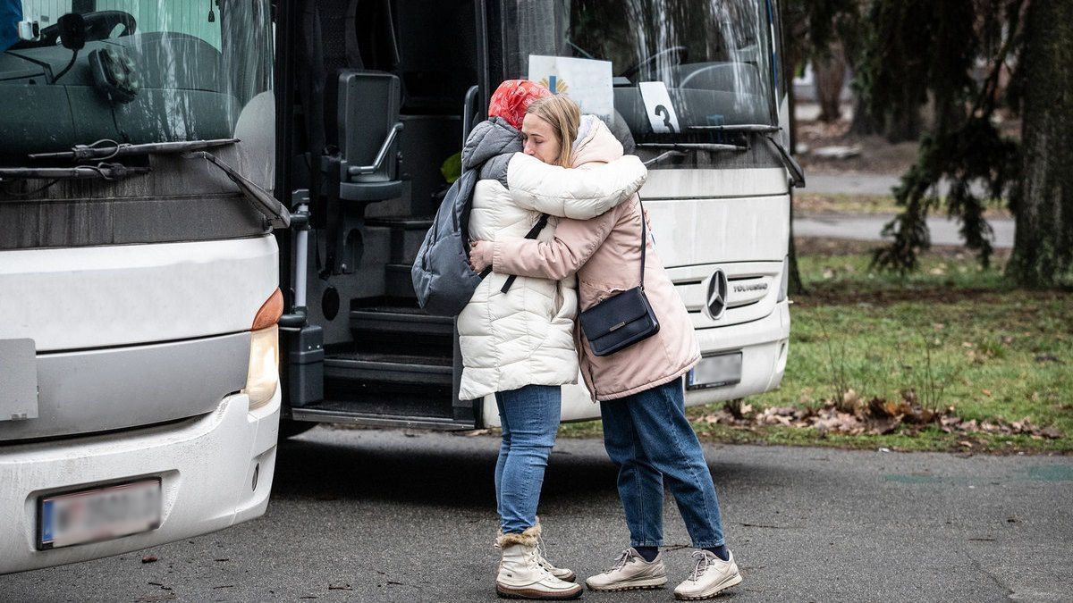 15 апреля эвакуировались более 2800 человек: большинство из Мариуполя и Бердянска