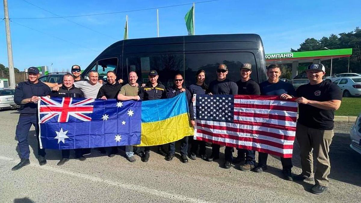 В Украину приехали профессиональные иностранные пожарные и спасатели
