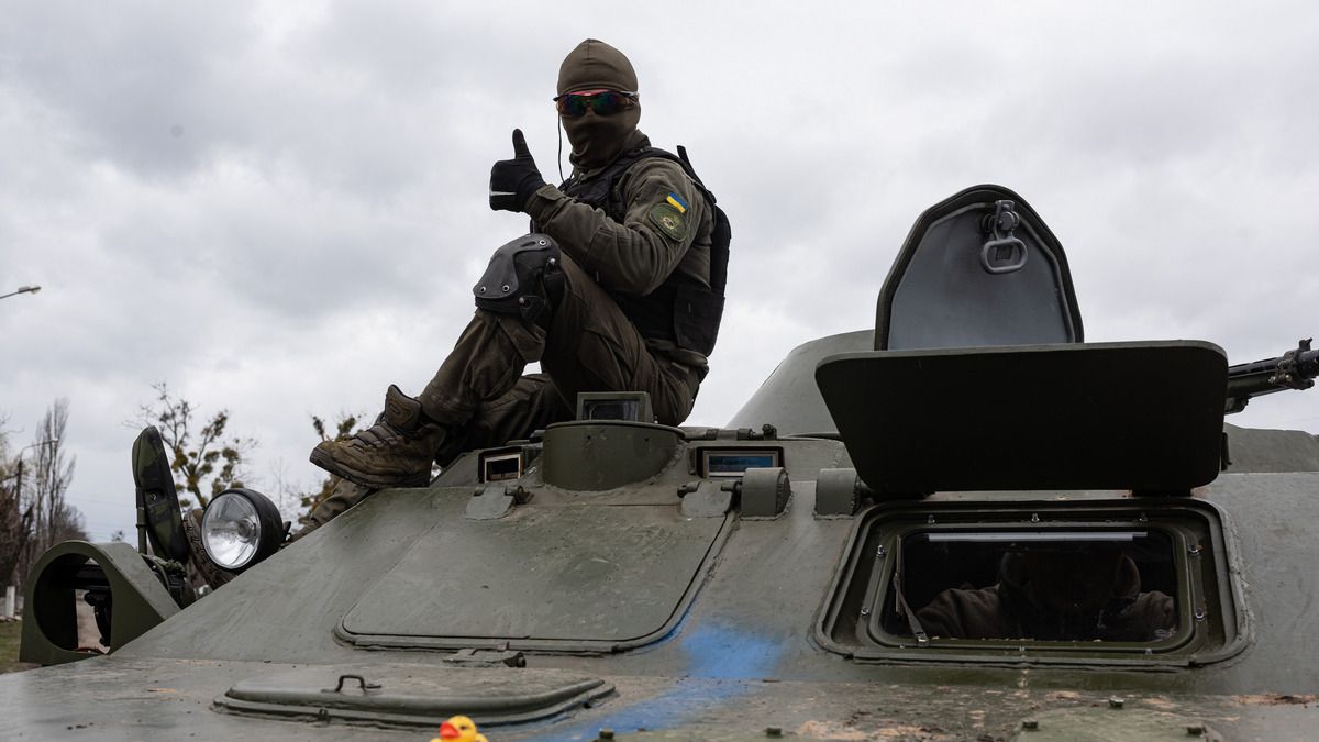 52-й день героїчного опору: окупанти намагаються просунутися вглиб України, але нічого не виходить