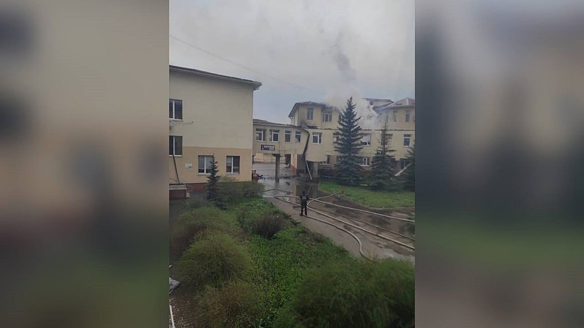 Бойовики обстріляли з "Ураганів" лікарню в Лимані: спалахнула пожежа у будівлі та сусідніх будинках
