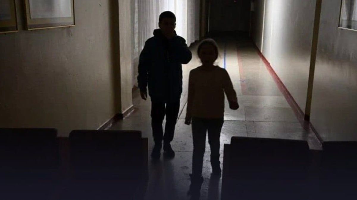 У Херсоні майже 60 дітей ховаються у підвалі церкви: їм потрібна евакуація