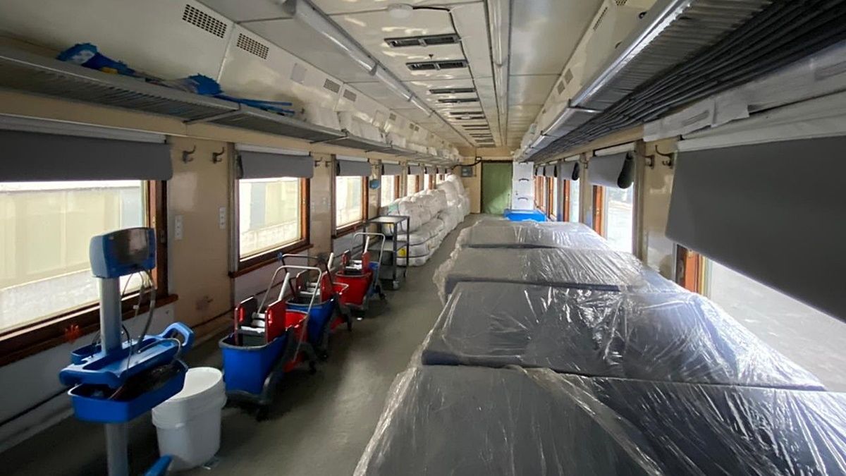 В Україні з'явився потяг-мінігоспіталь: як він виглядає