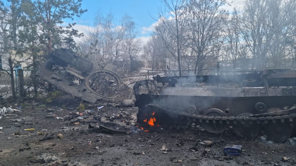 Нацгвардейцы уничтожили вражескую БМП и подбили танк: видео