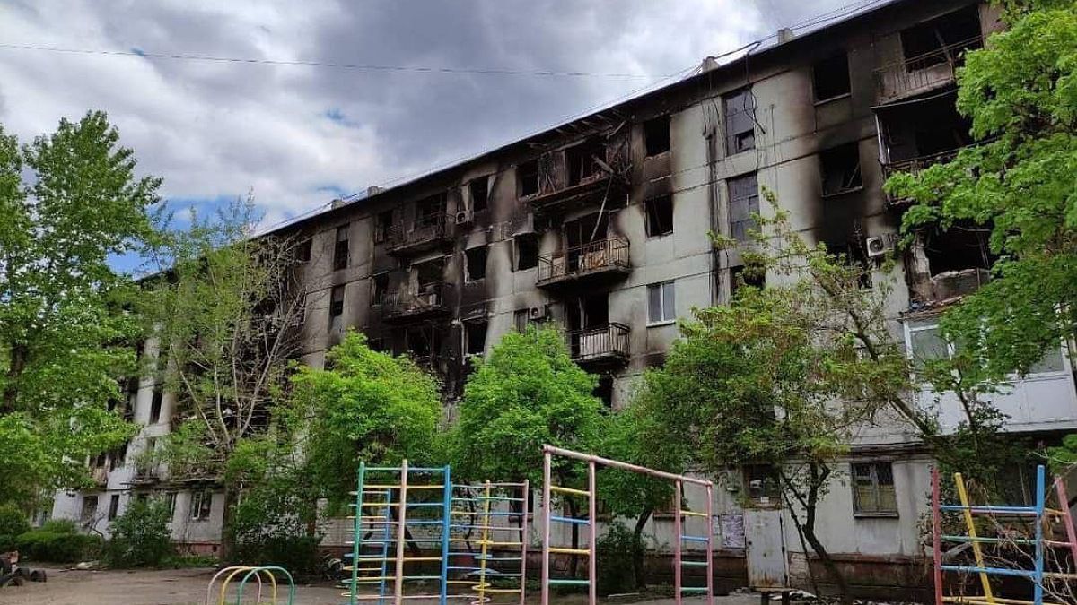 Оккупанты за сутки 24 раза обстреляли мирные города в Луганской области: погибли 5 человек