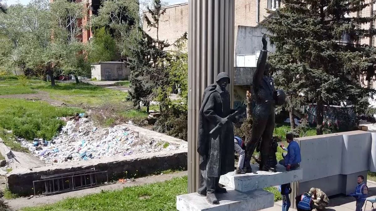 У Маріуполі рашисти відновили усі радянські пам'ятники
