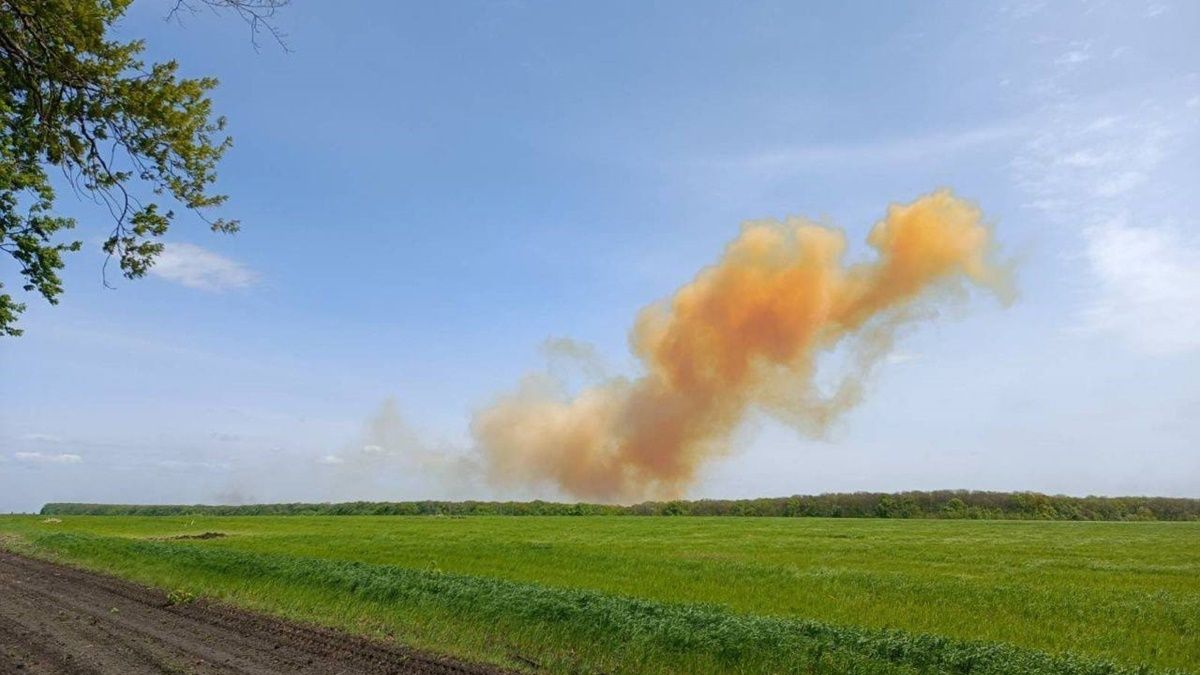 Под Краматорском оккупанты попали в склад с аммиачной селитрой: людей просят закрыть окна