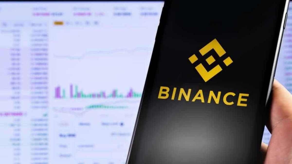 Криптобіржа Binance заборонила російським користувачам виводити гроші у будь-які банки