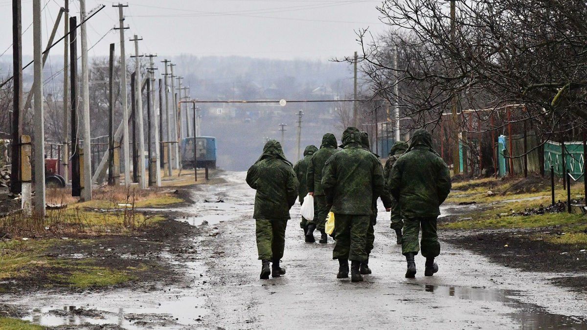 Обследуют руины Попасной в поисках живых людей: оккупанты насильно депортируют жителей города