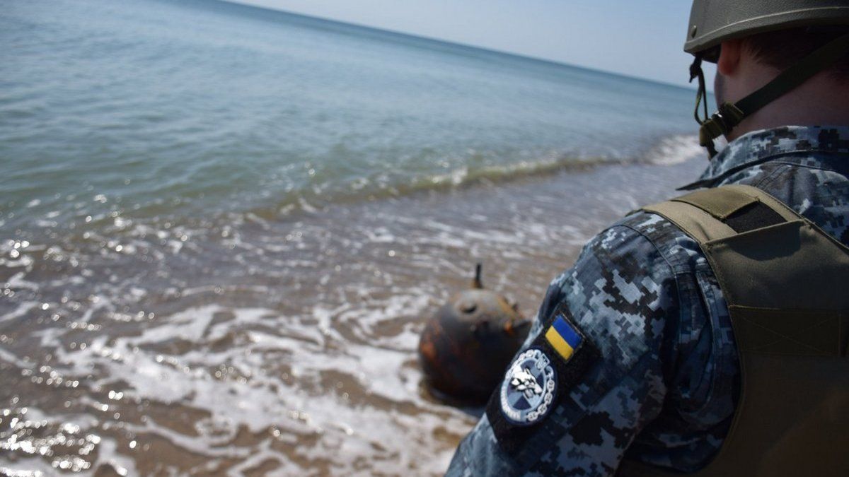 На узбережжя Одеської області винесло російську міну