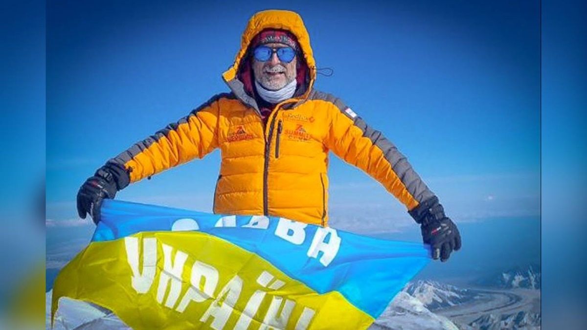 На найвищій точці Північної Америки підняли прапор на честь захисників України