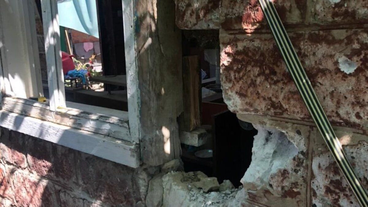 Росіяни атакували Золочів, що на Харківщині, снарядами на парашутах