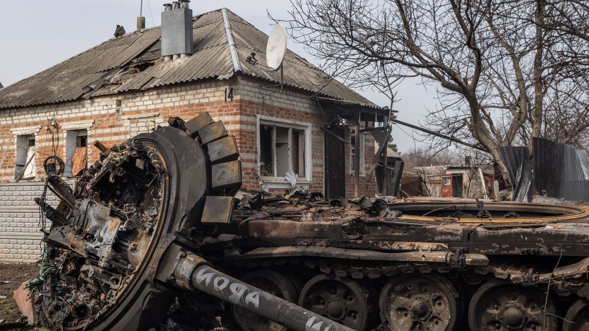 Окупанти намагаються продати або обміняти на алкоголь крадені запчастини з бойової техніки