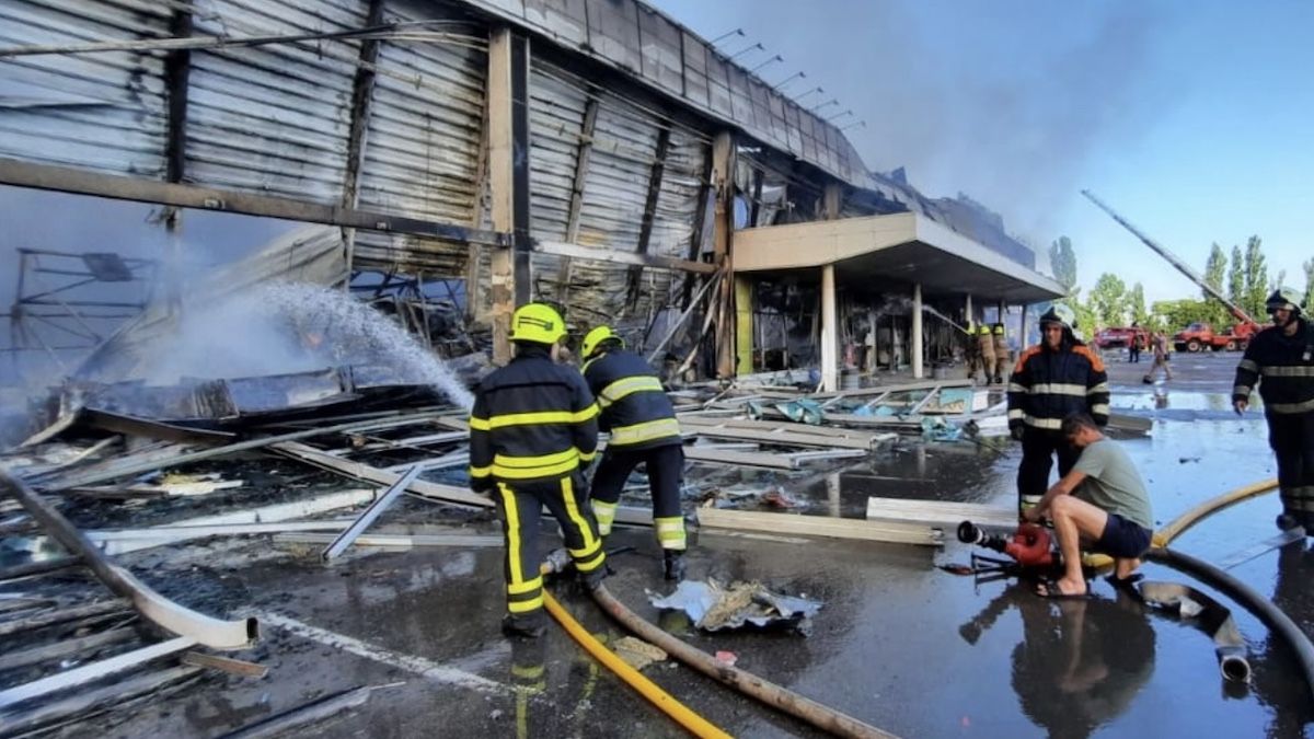 Росіяни про обстріл ТРЦ у Кременчуці: поки клоун Зеленський не підпише капітуляцію, ви будете гинути