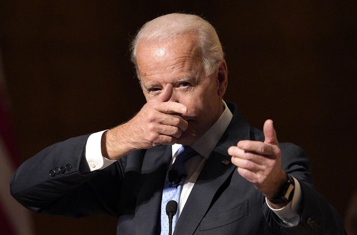 Граничні ціни на російську нафту та відповідь Байдена про поставку в Україну танків - головні новини ночі