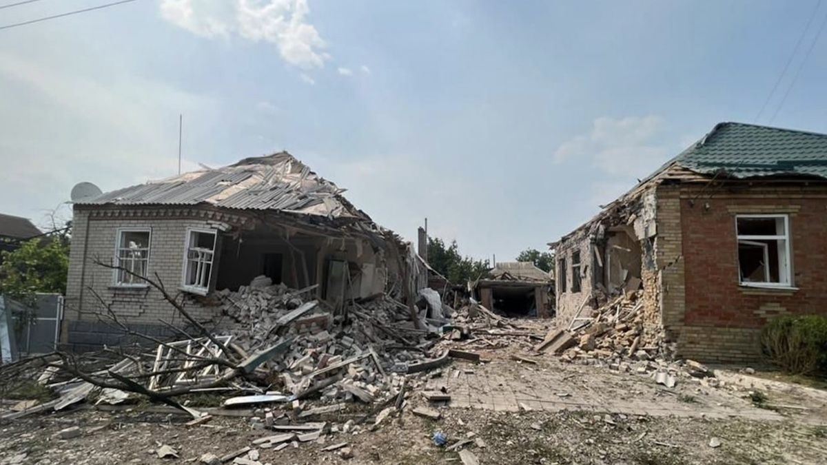 Баканов про масштабний обстріл Слов’янська та Краматорська: "росія цілеспрямовано обирає своїми цілями цивільні, а не військові об’єкти"